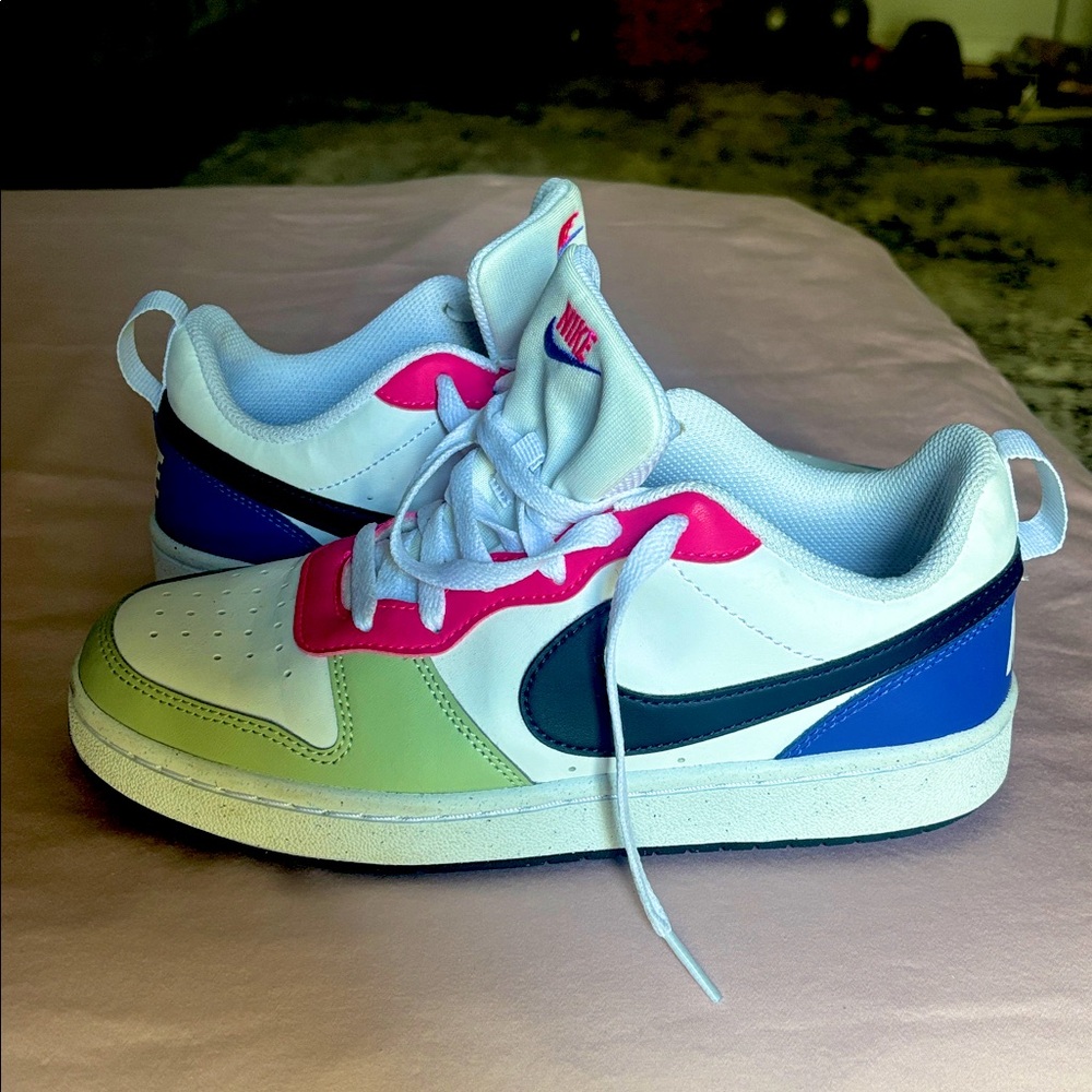 Nike Jordan Retro Low Youth White and Blue Sneakers with Pink and Green Accents - Picture 4 of 4